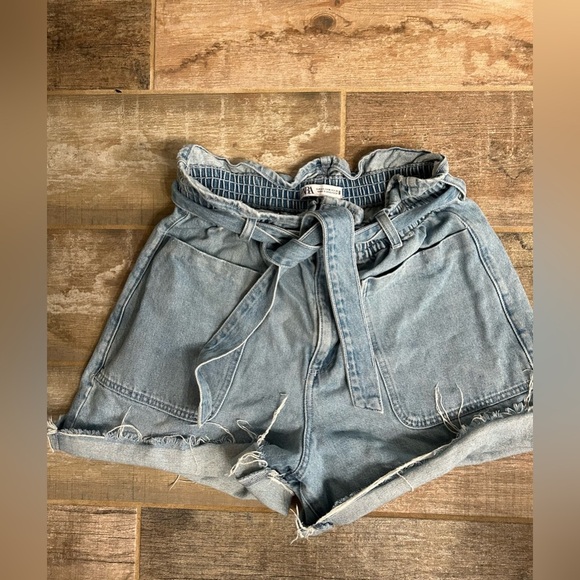 Zara Paper Bag Distressed Jean Shorts - Picture 1 of 3